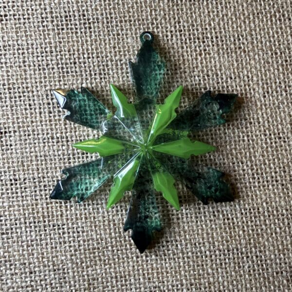 ORNAMENT 21