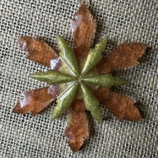 ORNAMENT 25