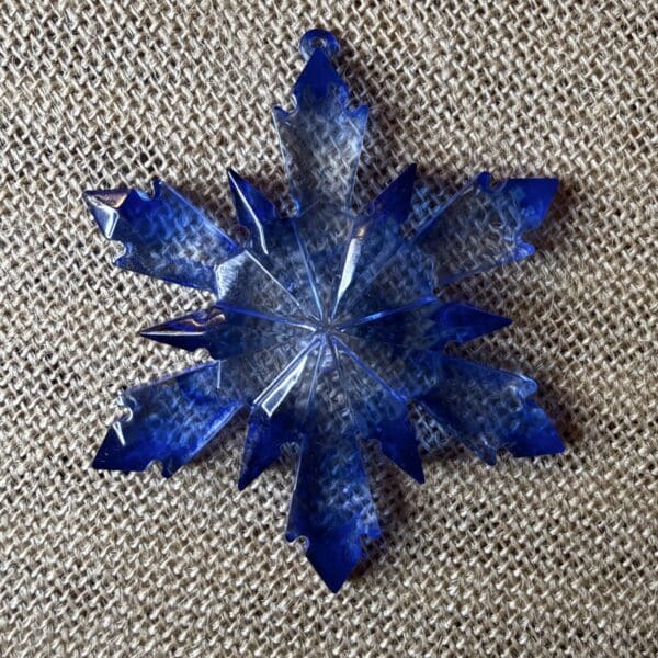 ORNAMENT 32