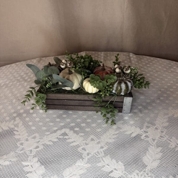 WOODED BOX FALL SUCCULENTS